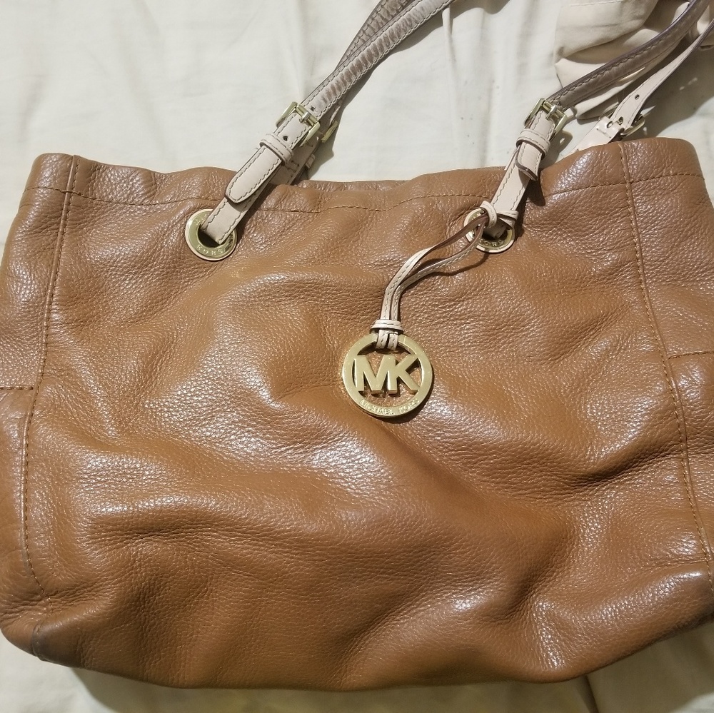 Michael Kors jet set purse